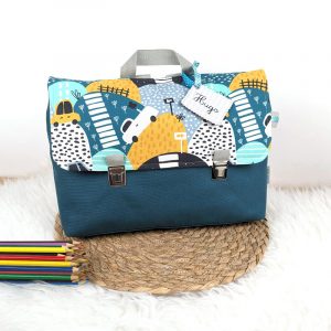 Cartable maternelle personnalisé pour garcon avec voiture bleu canard accessoire et sac d'écolier original